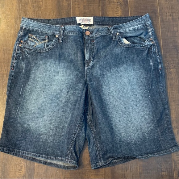 NYC Hydraulic Denim Stretchy Jean Shorts - Picture 3 of 6